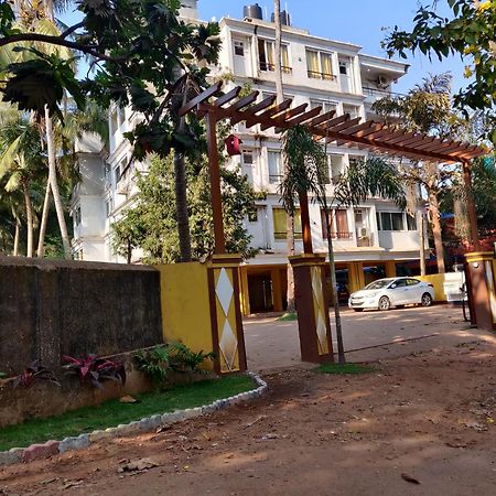 Luxury 2Bhk Apartment Near Calangute Baga Beach With Pool Eksteriør bilde